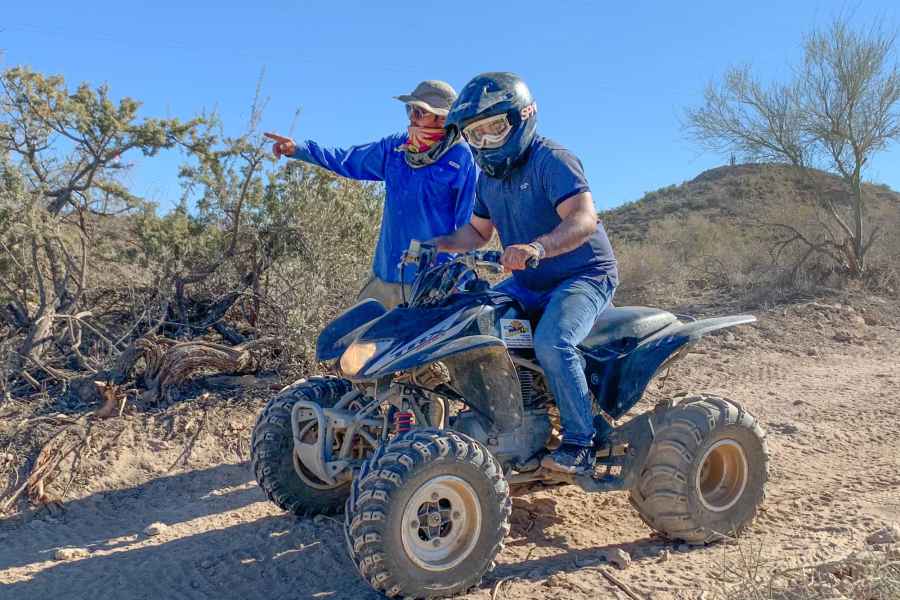 Von Phoenix aus: Geführtes ATV-Training und Reiten in der Sonoran-Wüste. Foto: GetYourGuide