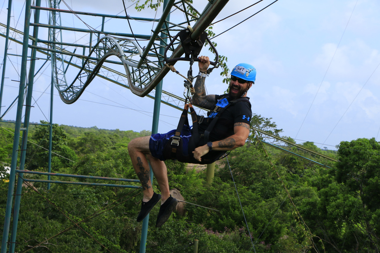 De Cancún ou de la Riviera Maya: excursion en ligne dans la jungle de SelvaticaVisite de groupe avec point de rencontre au parc Selvatica