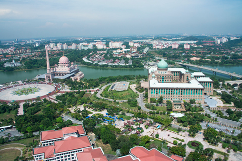 Putrajaya Visit and Lake Cruise: Tour from Kuala Lumpur