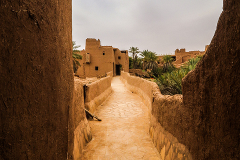 Vanuit Riyad: Ushaiqer Dorp Hoogtepunten Tour met TransferVanuit Riyad: Ushaiqer Village Highlights Tour met transfer