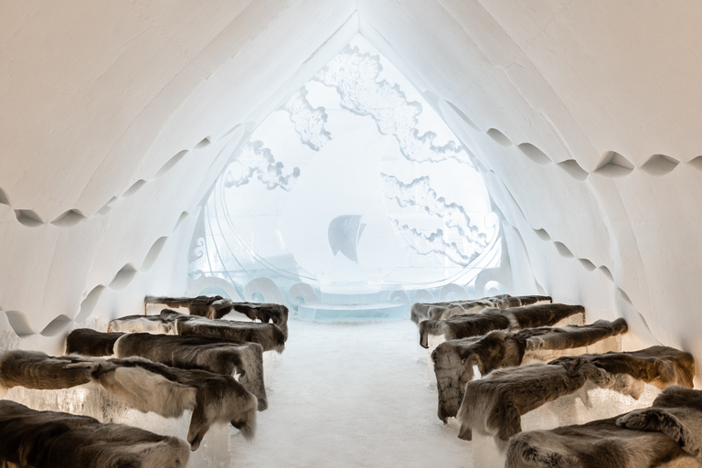 Rovaniemi: Arctic Snow Hotel Tour Meeting Point at Snowman World, in Santa Claus Village