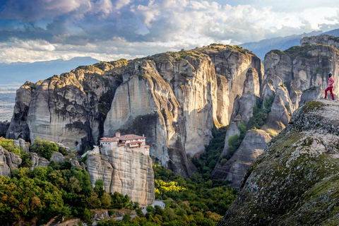 Meteora: Monasteries Tour, Lunch, and Athens Transfer Option Meteora Tour with Lunch and Roundtrip Athens Transportation