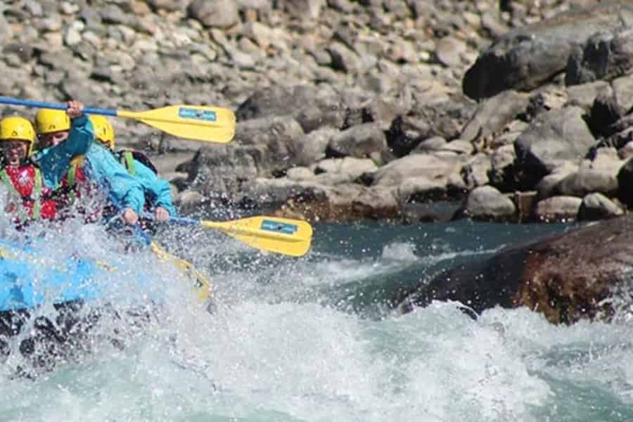 Kathmandu: Wildwasser-Rafting-Tour auf dem Trishuli-Fluss. Foto: GetYourGuide Kathmandu: Wildwasser-Rafting-Tour auf dem Trishuli-Fluss. Foto: GetYourGuide