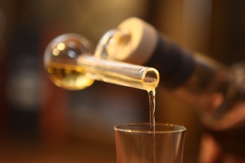 Idstein: Experiencia guiada internacional de degustación de whisky