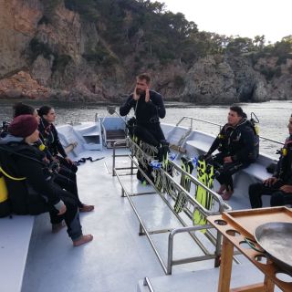 Calella de Palafrugell: Sunset Diving Tour with Dinner
