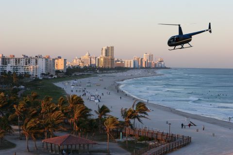 Miami: Private Helicopter Tour in a Robinson R44