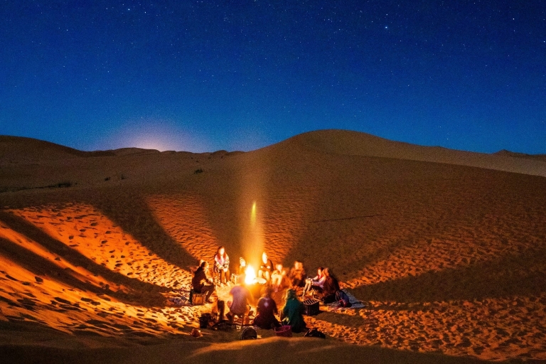 Van Riyadh: Desert Trail-wandeling met diner en sterrenkijken