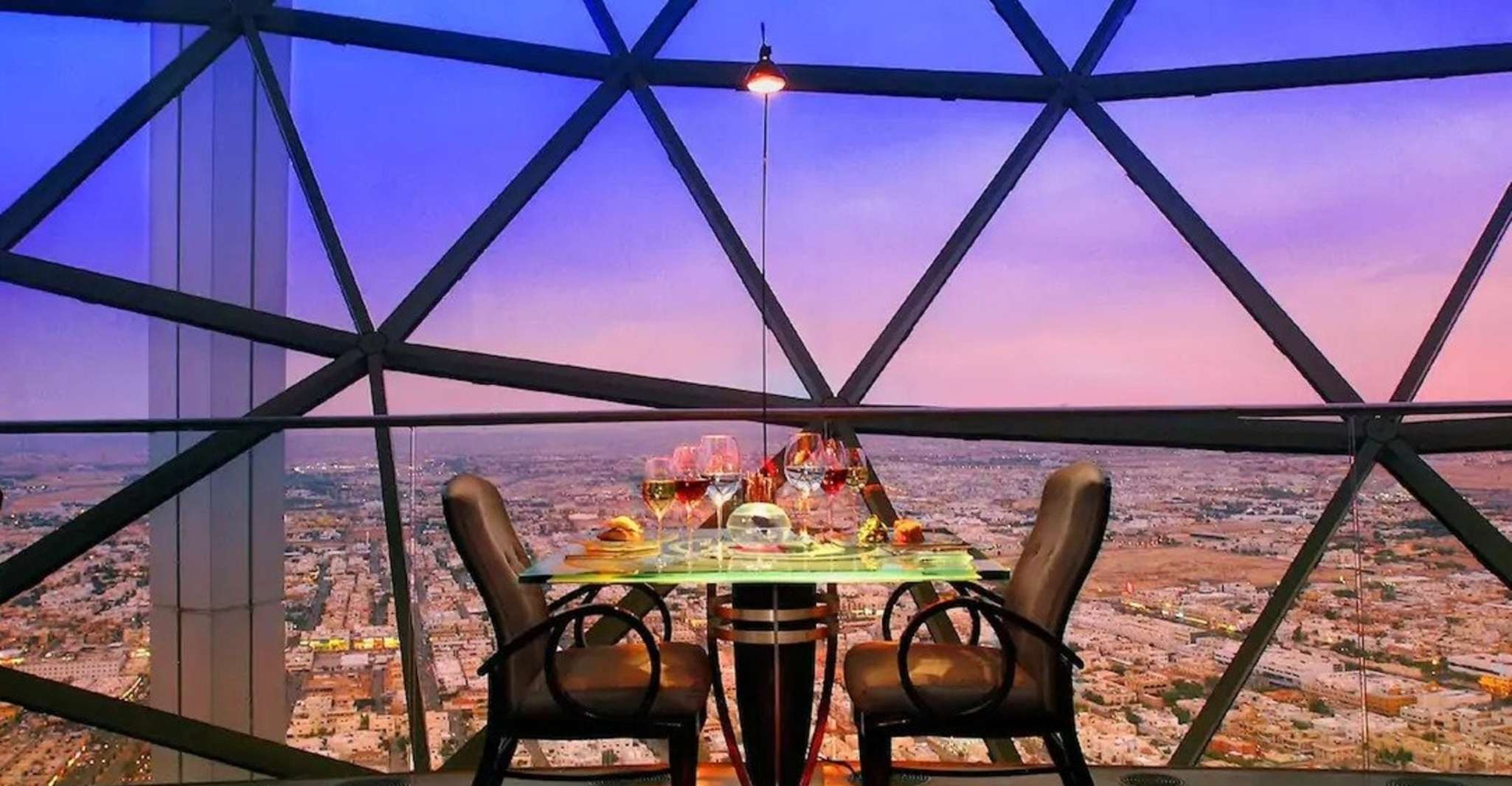 Riyadh, Dining Experience at The Globe Restaurant - Housity