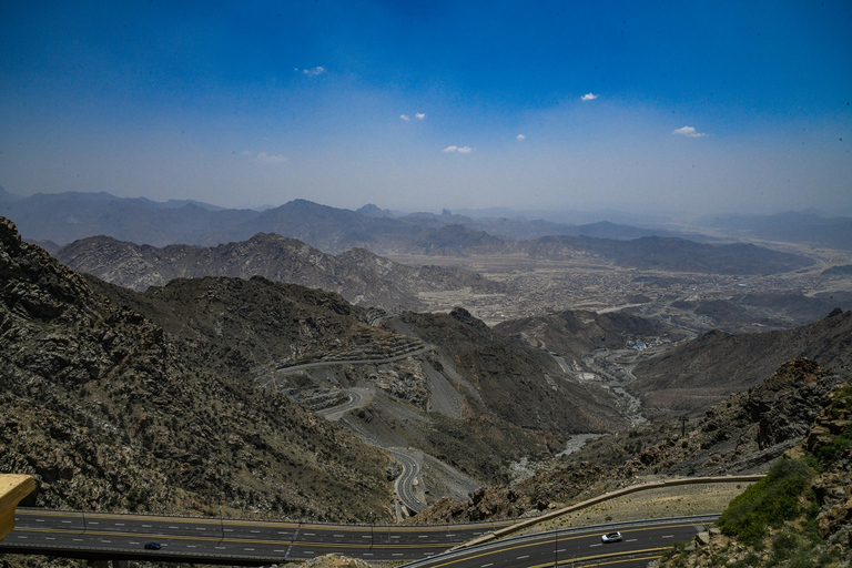 Da Gedda: Tour dei punti salienti e delle montagne di Taif con trasferimentoDa Jeddah: Taif Highlights &amp; Mountains Tour con trasferimento