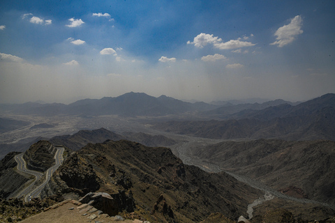 Da Gedda: Tour dei punti salienti e delle montagne di Taif con trasferimentoDa Jeddah: Taif Highlights &amp; Mountains Tour con trasferimento