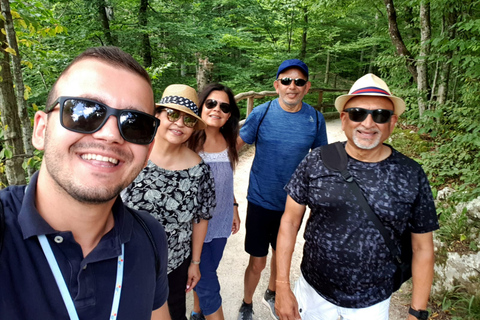 Depuis Split : Excursion d&#039;une journée aux lacs de PlitviceDepuis Split : excursion d&#039;une journée aux lacs de Plitvice