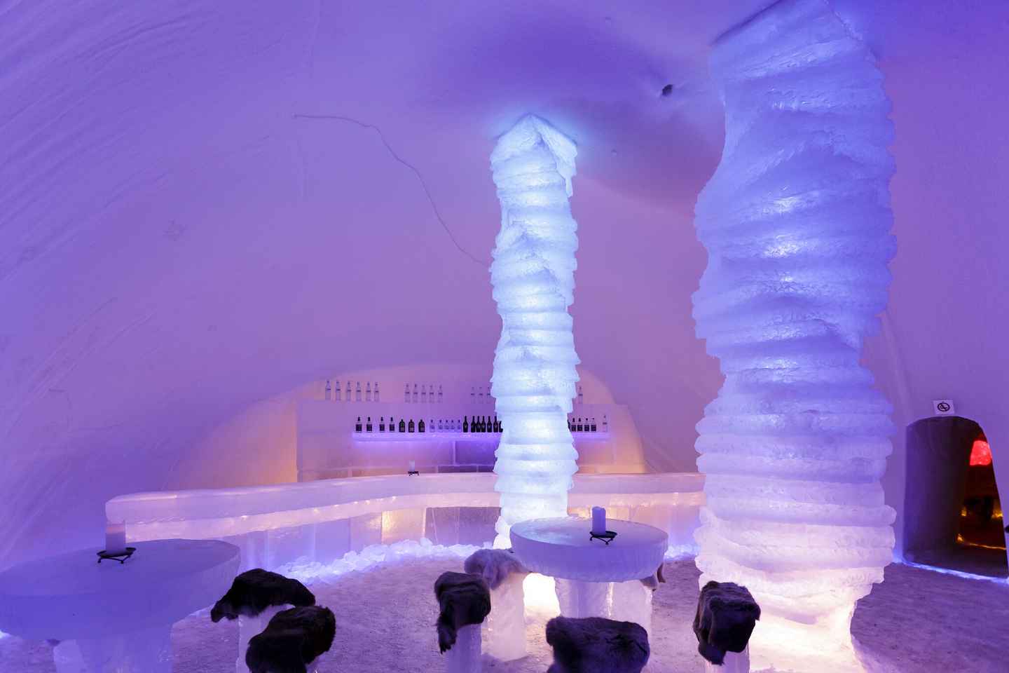 Rovaniemi: Safari en moto de nieve al Arctic Snow Hotel