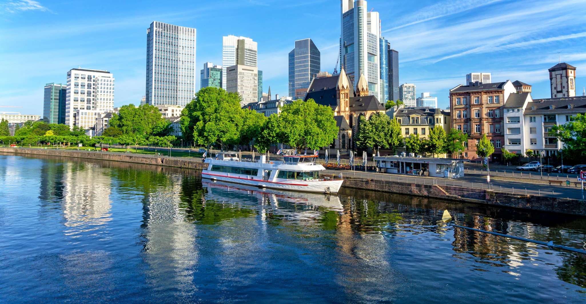 Frankfurt: Main Tower with Tickets and Guided Old Town Tour