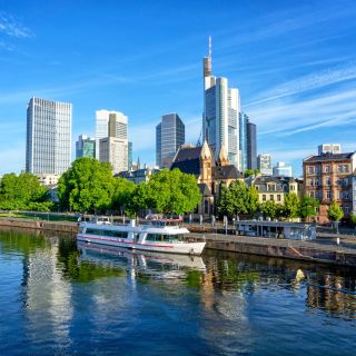 Frankfurt: Skip-the-Line Main Tower & Old Town Private Tour