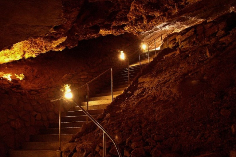 Da Praga: Piccolo gruppo Grotte di Koneprusy e Castello di Karlstejn