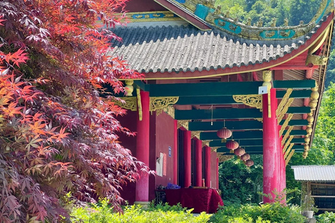 Chengdu Hiking in Yunhua Mountain Landscape & Secret Temple