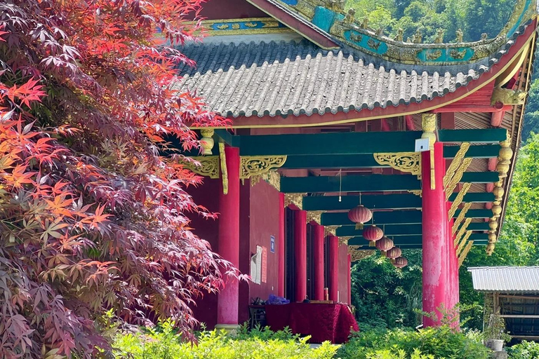 Chengdu Hiking in Yunhua Mountain Landscape & Secret Temple