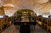 Digione, la cantina del palazzo di degustazione di vini bordeaux - Housity