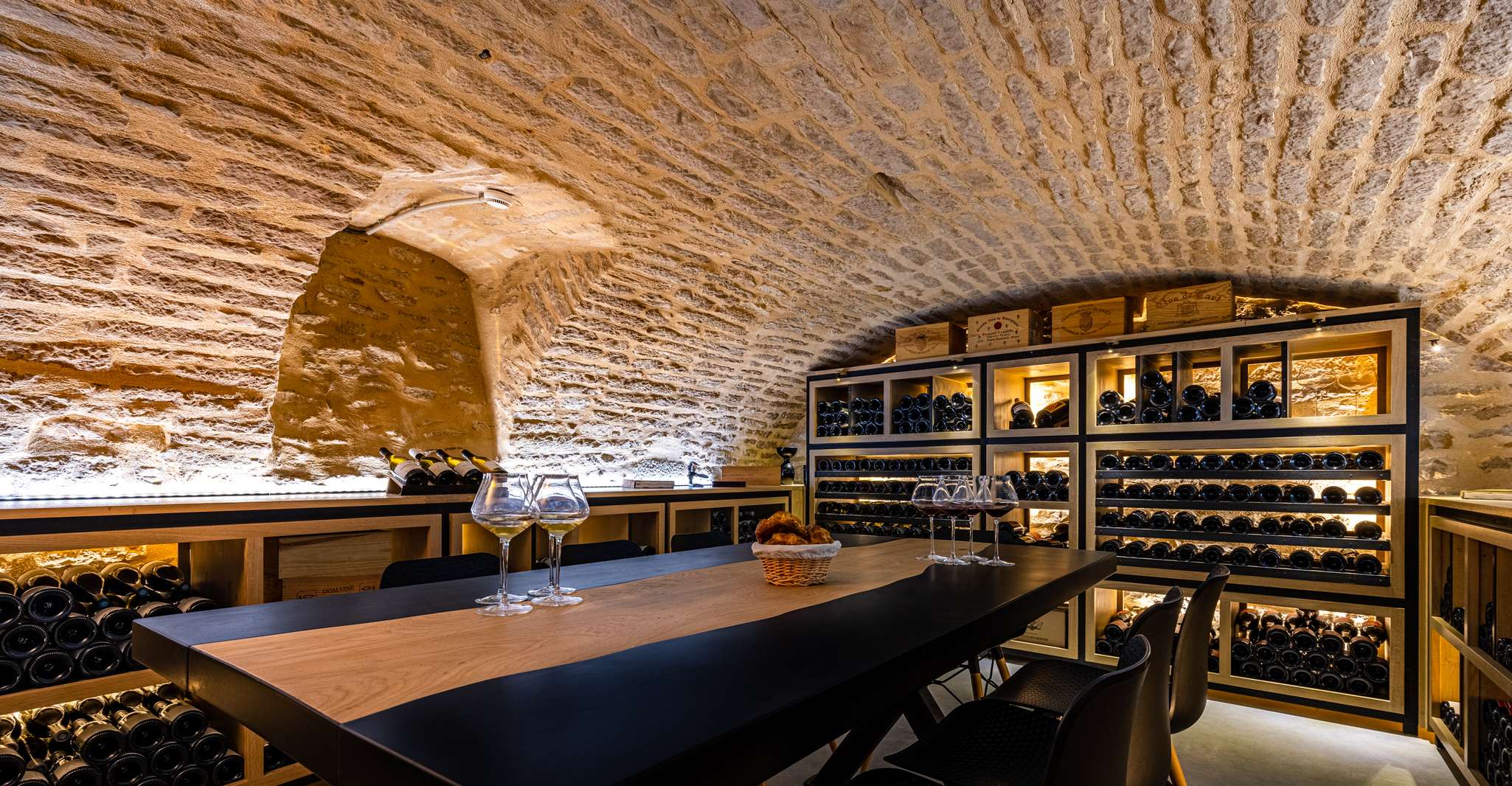 Dijon, La Cave du Palais Burgundy Wine Tasting Experience - Housity