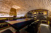 Digione, la cantina del palazzo di degustazione di vini bordeaux - Housity