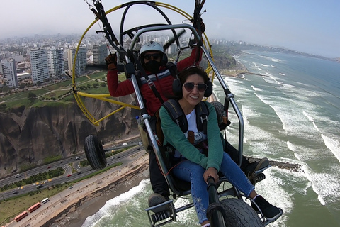 Lima: Voo de parapente sobre os distritos da Costa Verde