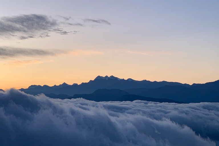 Entre Nubes - Sunrise at Cerro Kennedy, Pozo Azul, and Cacao Experience Between Clouds, Pozo Azul, and Cacao – Departure from the Minca Bridge