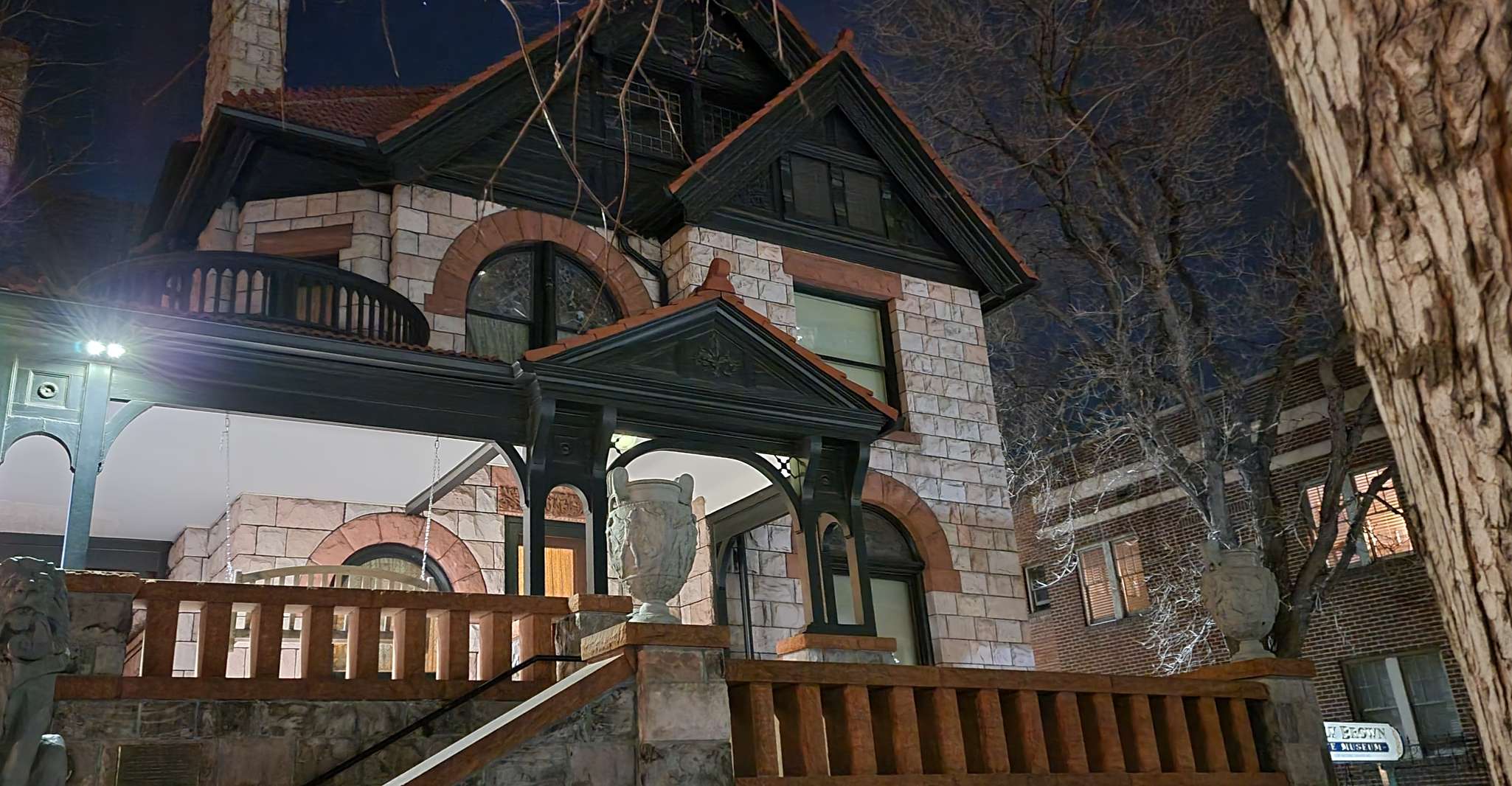 Denver Guided Walking Ghost / History Tour a Capitol Hill - Hizvo