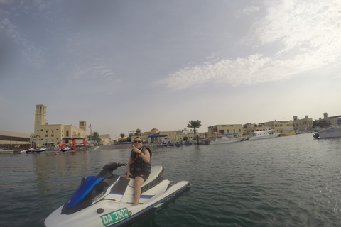 Dubai: avventura scenica in moto d&#039;acqua