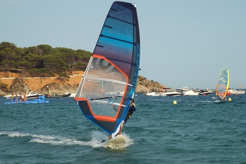 Sant Feliu de Guíxols: cours de planche à voile de 2 heures sur la Costa Brava