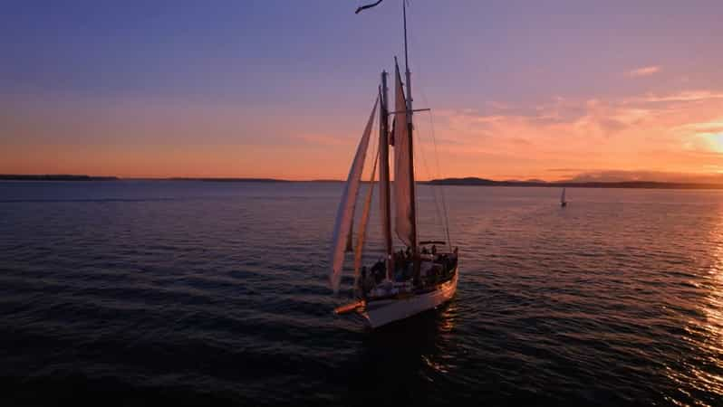 sunset sailboat cruise seattle