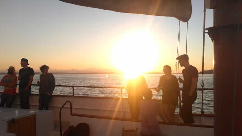 sunset sailboat cruise seattle