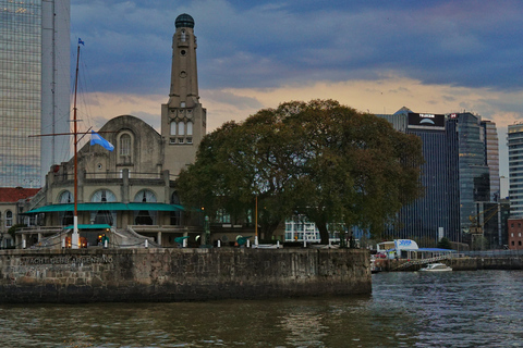 Buenos Aires: 48 horas de autobús turístico con paradas libres y crucero por el ríoCombo Vela y Comida en el Palacio Paz+ 48 Hr Hop-On Hop-Off