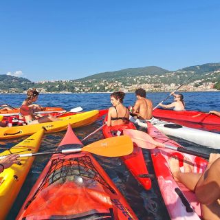 Guided Tour to the Bay of Poets by Kayak with Drinks