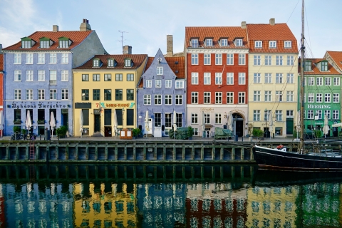 The Heist in Nyhavn: Self-Guided Family Mystery Tour