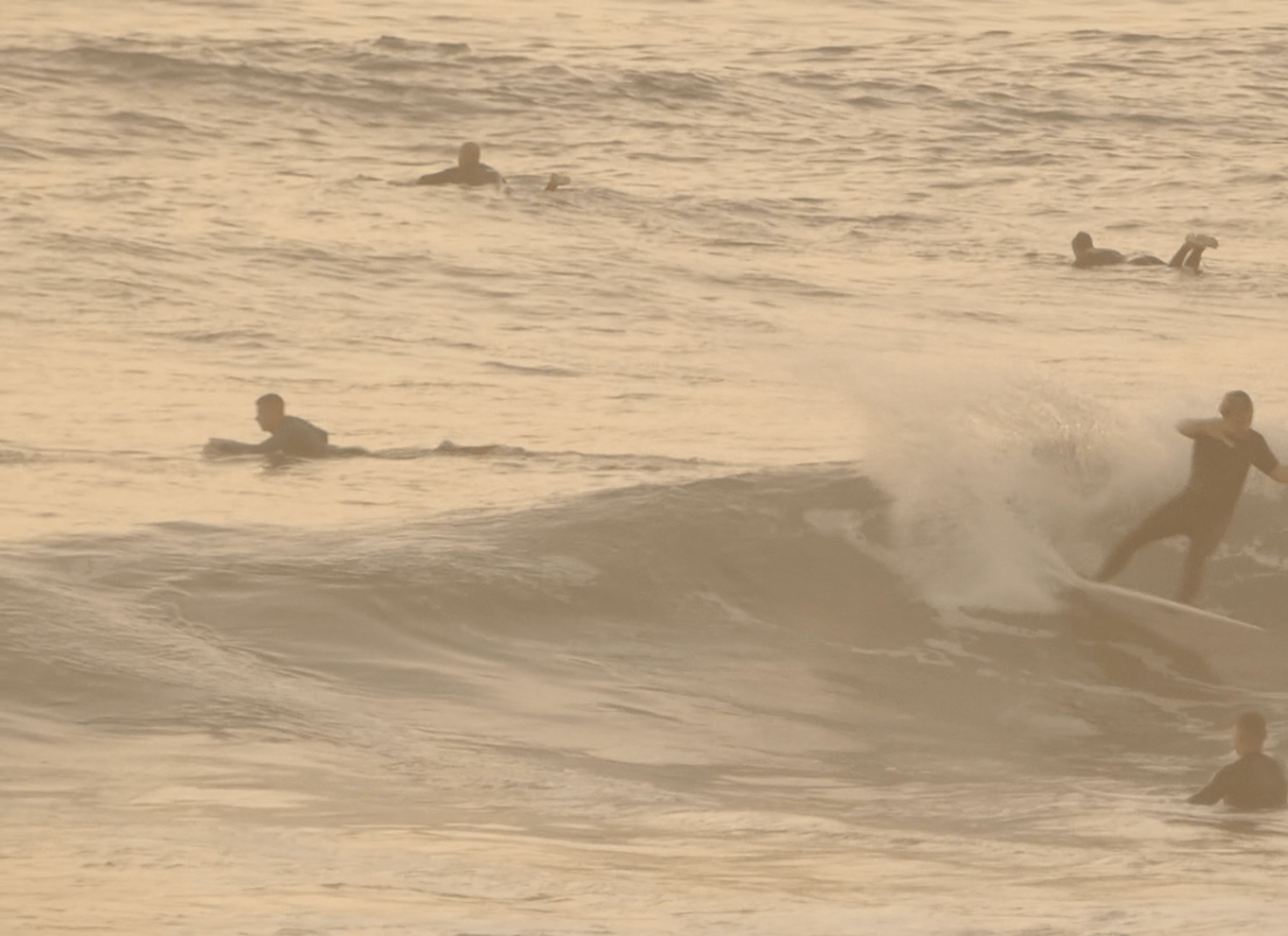 Porto: Surf-lektion i lille gruppe med transport