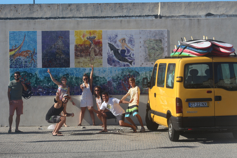 Porto: Kleingruppen-Surfkurs mit Transport