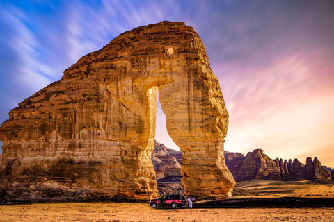 AlUla: Guided Tour of Elephant Rock with Transportation