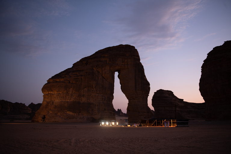 AlUla: visite guidée d'Elephant Rock avec transport