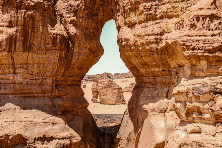 AlUla: Geführte Tour zum Elefantenfelsen mit Transport