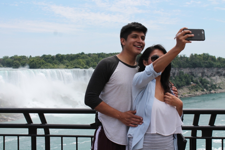 Aus Toronto: Eiswein, Ahornsirup und die Niagarafälle