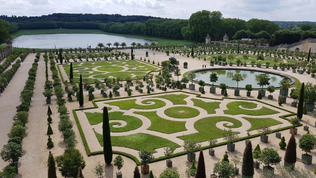 Visit From Paris Versailles Palace and Gardens Guided Experience in Versailles, France