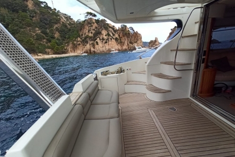 Barcelona: Private Motor Yacht Charter Barcelona Private Motor Yacht Charter 3 Hours
