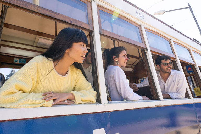 Lisbonne : visite guidée à pied, en tram, en bateau et en hélicoptère