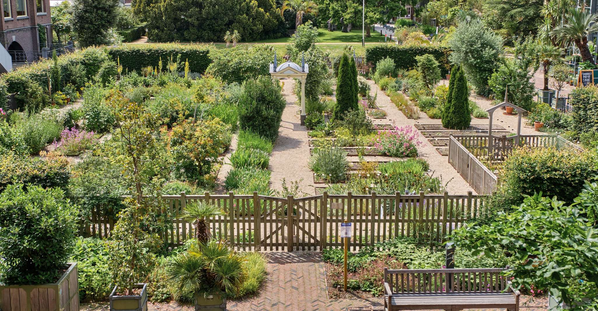 Leiden, entrada a Hortus Botanicus - Hizvo