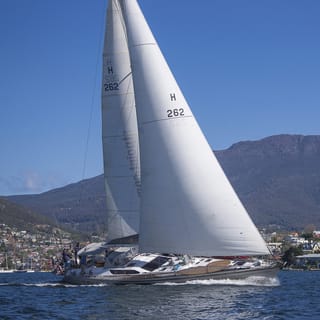 hobart sailing tours