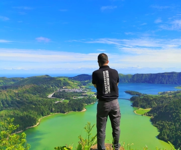 São Miguel West: Sete Cidades and Fogo Tour with Lunch