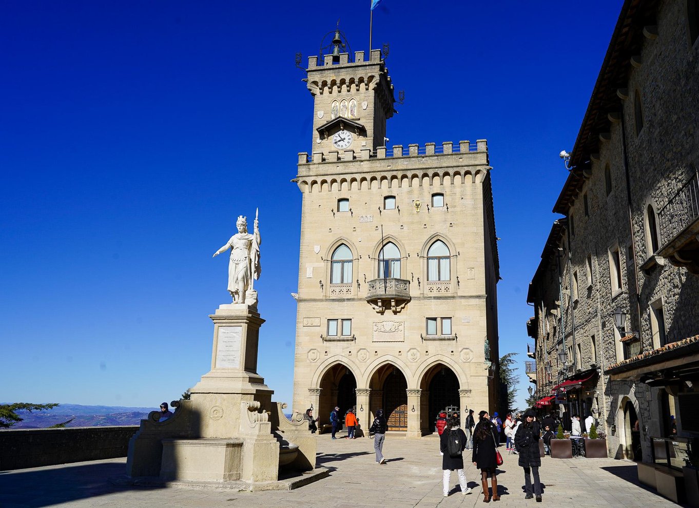 San Marino i lille gruppe: Guidet tur med Pass 7 Musei e Torri