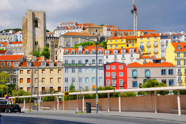 Lisbon: Private Tuk-Tuk Tour with Hotel/Cruise Port Pickup Whole City Tour