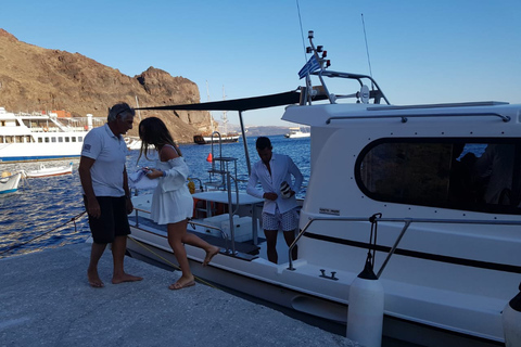 Santorini: Private Motorboat Cruise and Volcano Hike Daytime 4-Hour Private Motorboat Cruise & Hike