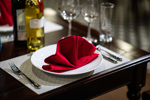 河内：2 日兰哈湾、下龙湾 5 星级邮轮之旅（含三餐、客舱）河内：2 日兰哈湾、下龙湾 5 星级邮轮、餐饮、客舱